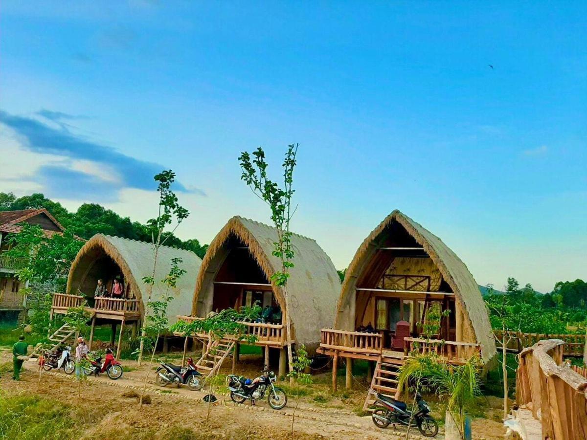 Rice Straw Green Lodge- Resort Quan Tom ภายนอก รูปภาพ