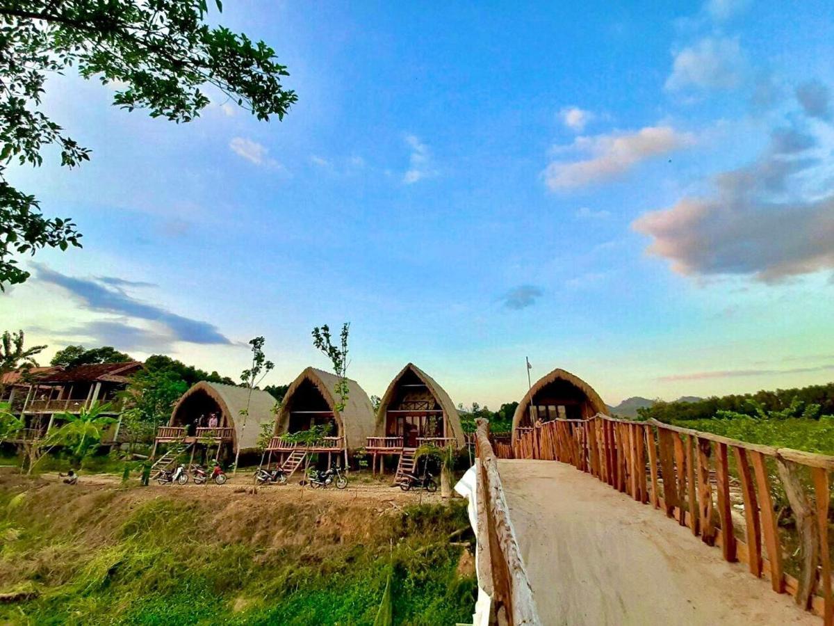 Rice Straw Green Lodge- Resort Quan Tom ภายนอก รูปภาพ