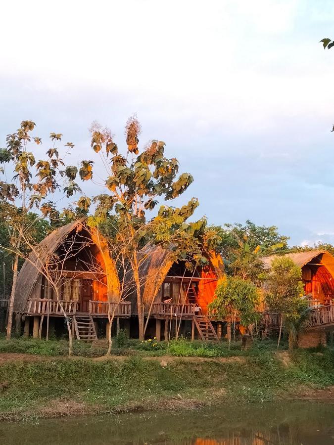Rice Straw Green Lodge- Resort Quan Tom ภายนอก รูปภาพ