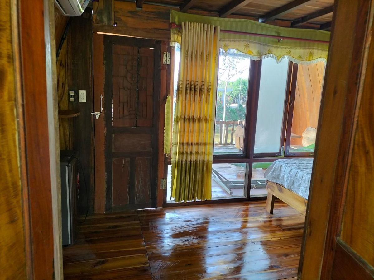 Rice Straw Green Lodge- Resort Quan Tom ภายนอก รูปภาพ