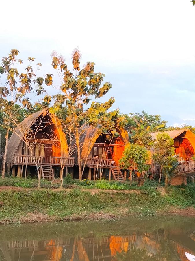 Rice Straw Green Lodge- Resort Quan Tom ภายนอก รูปภาพ